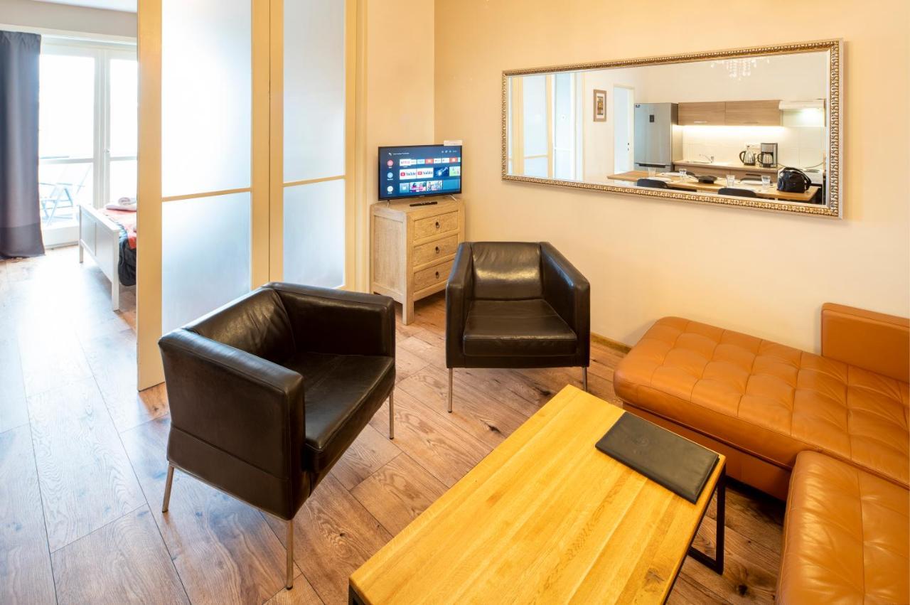 New Town - Apple Apartamento