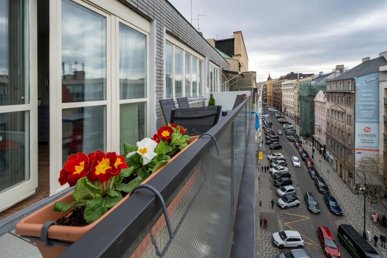New Town - Apple Apartamento